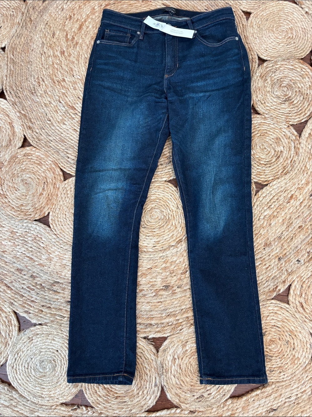 Banana Republic women’s Dark Indigo Girlfriend mid-rise Jeans 28/6 T